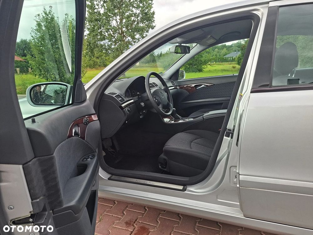 Mercedes-Benz Klasa E 200 Kompressor Automatik Classic - 15
