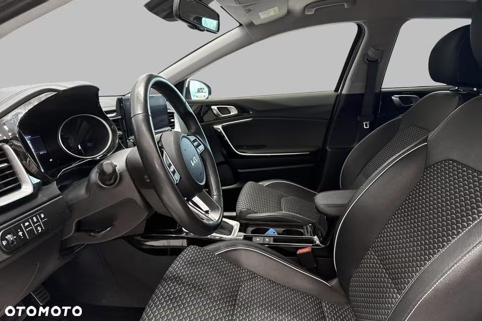 Kia XCeed - 8