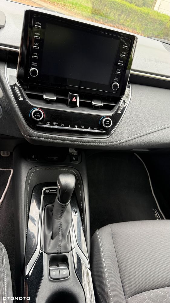 Toyota Corolla 1.8 Hybrid GPF Executive - 17