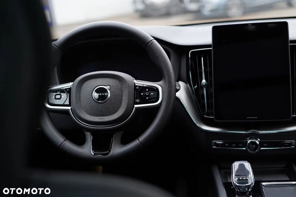 Volvo XC 60 B5 B AWD Plus Black Edition - 23