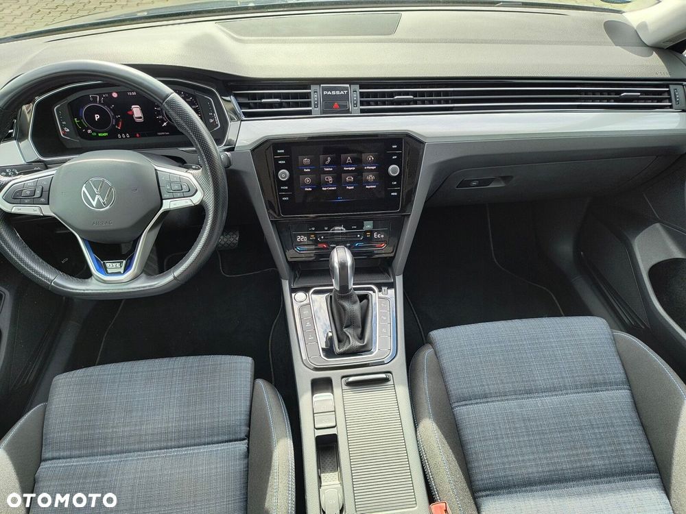 Volkswagen Passat - 13