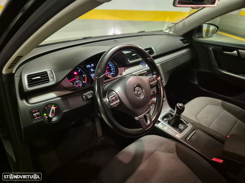 VW Passat Variant 1.6 TDI Confortline - 24