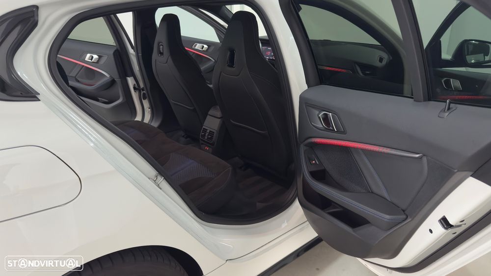 BMW M135i xDrive - 18