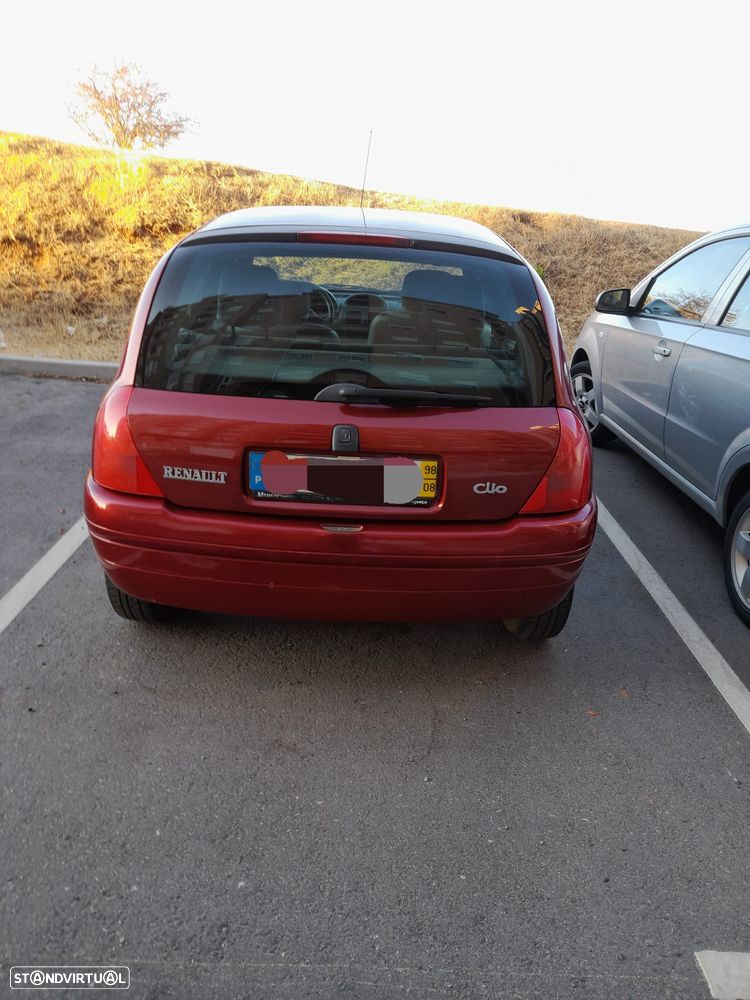 Renault Clio 1.2 16V Campus - 1