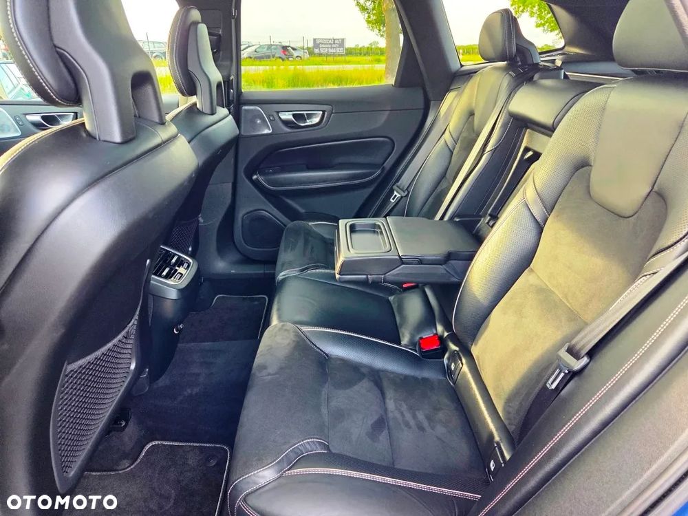 Volvo XC 60 D5 AWD Geartronic RDesign - 29