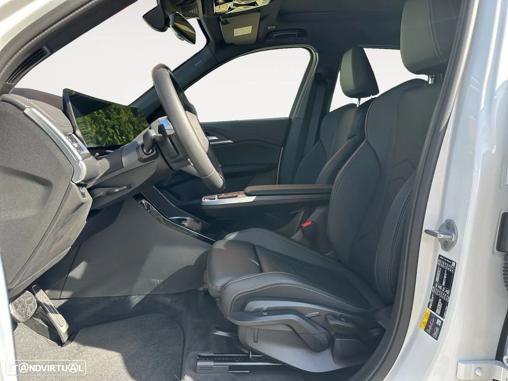 BMW iX1 eDrive20 - 10