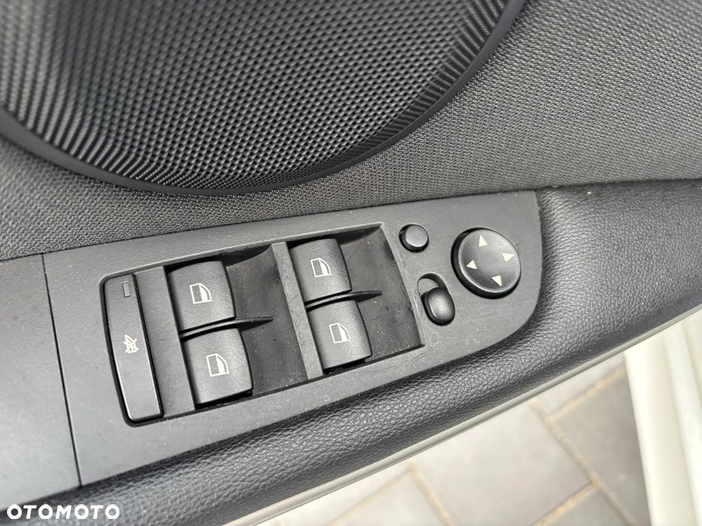 BMW Seria 3 320d - 33