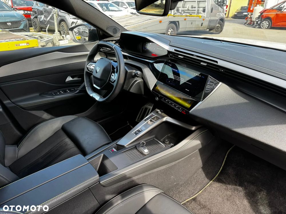 Peugeot 408 225 e-EAT8 GT - 12