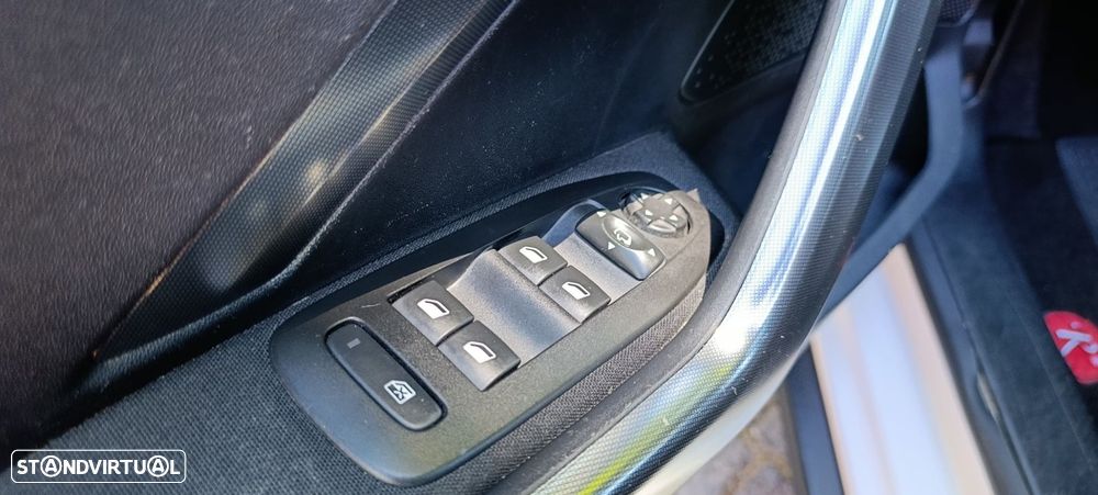 Peugeot 2008 1.2 PureTech Allure - 19