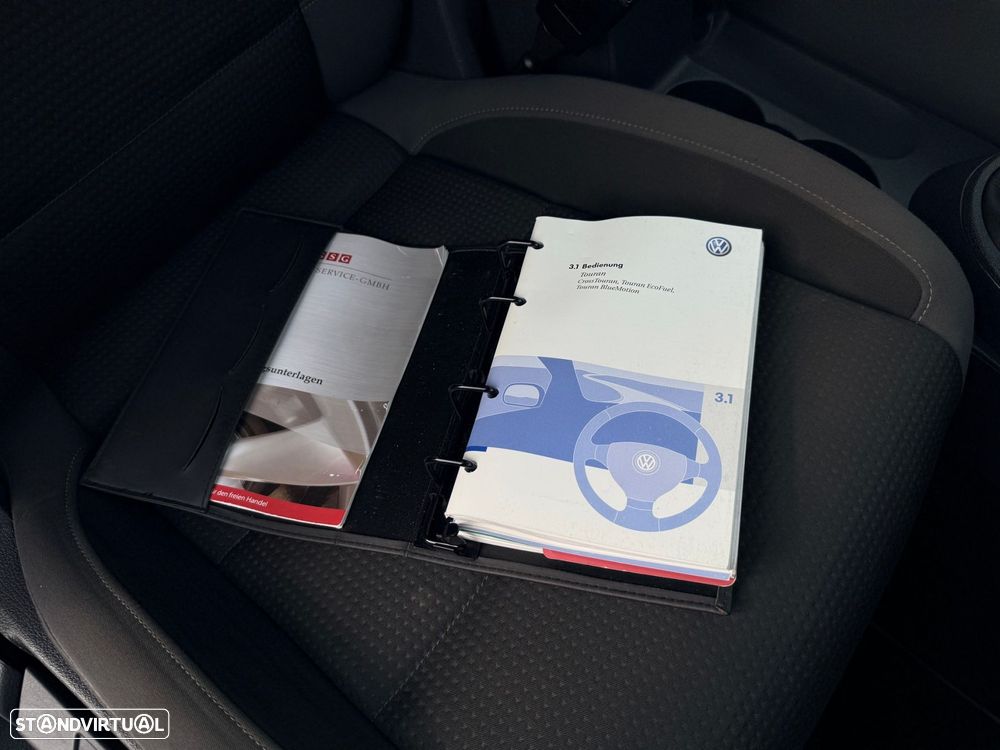 VW Touran 2.0 TDI Highline 7L - 37