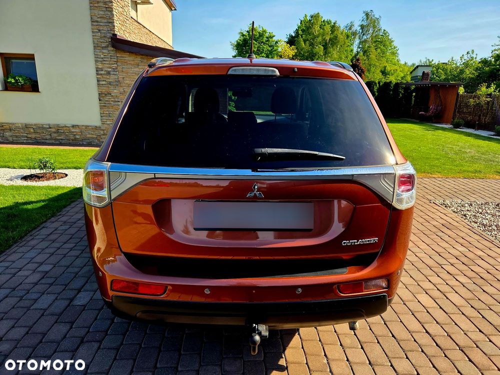 Mitsubishi Outlander - 10