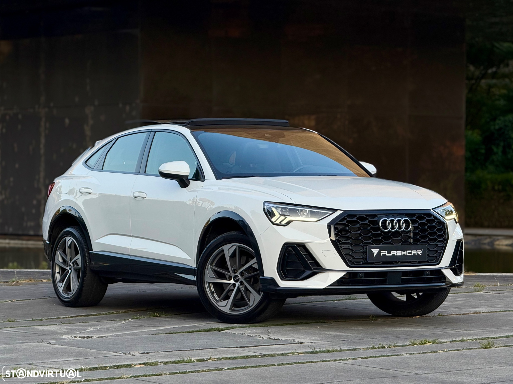Audi Q3 Sportback 45 TFSIe S line S tronic - 3