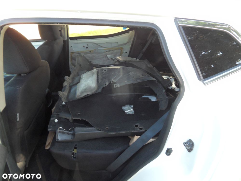 Nissan Qashqai 1.5 dCi N-Connecta - 11