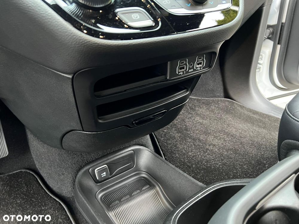 Chrysler Pacifica - 21