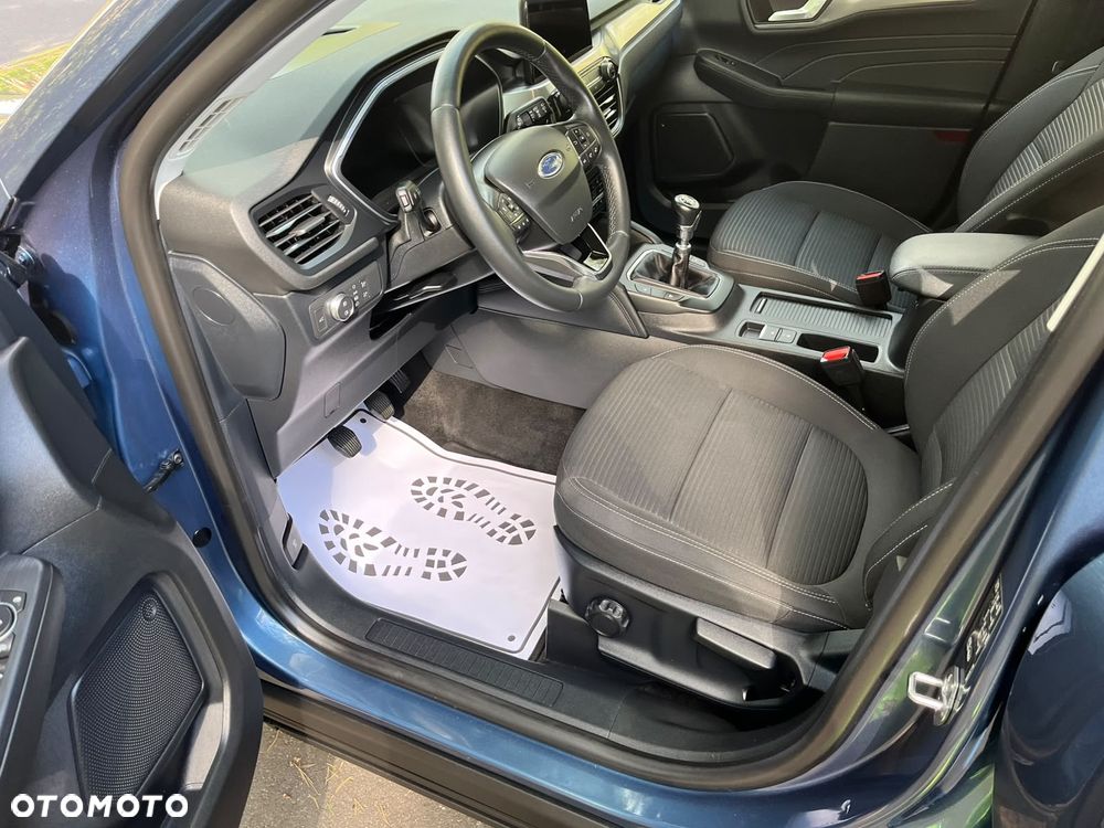 Ford Kuga - 25