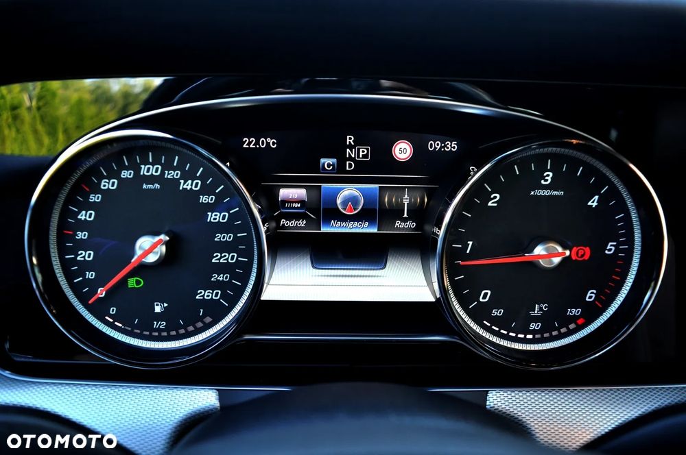 Mercedes-Benz Klasa E 220 d AMG - 32