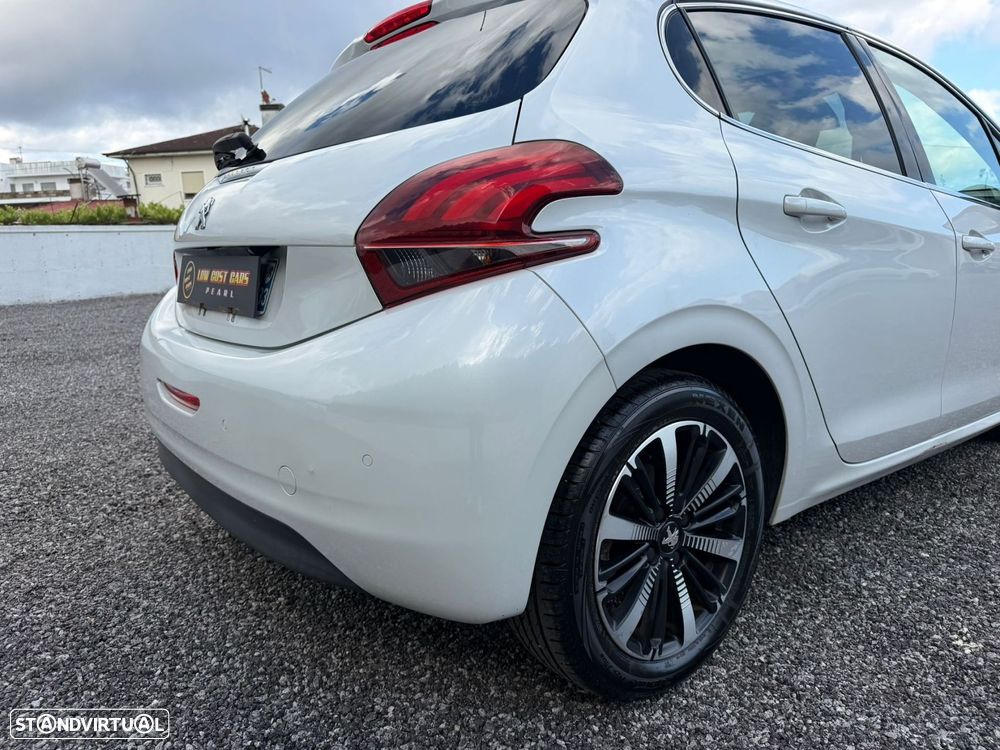 Peugeot 208 1.2 PureTech GT Line - 23