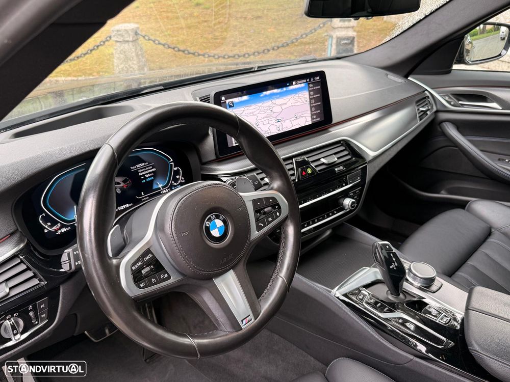 BMW 530 e Pack Desportivo M - 33