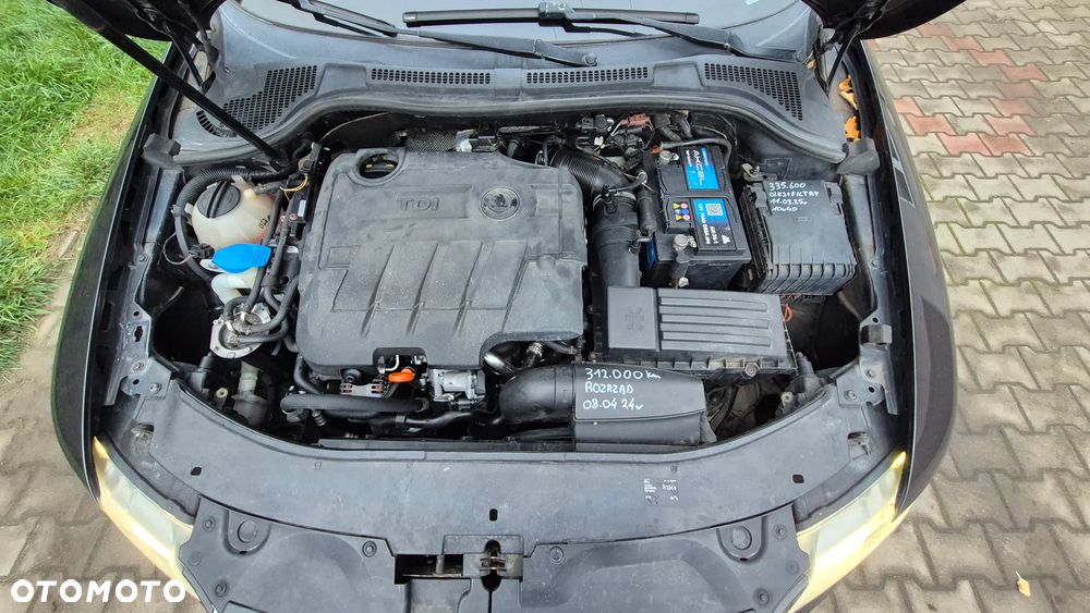 Skoda Superb 2.0 TDI L&K DSG - 37