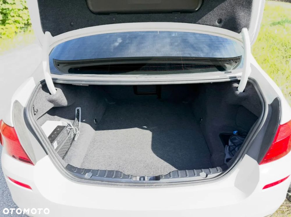 BMW Seria 5 520d M Sport - 27