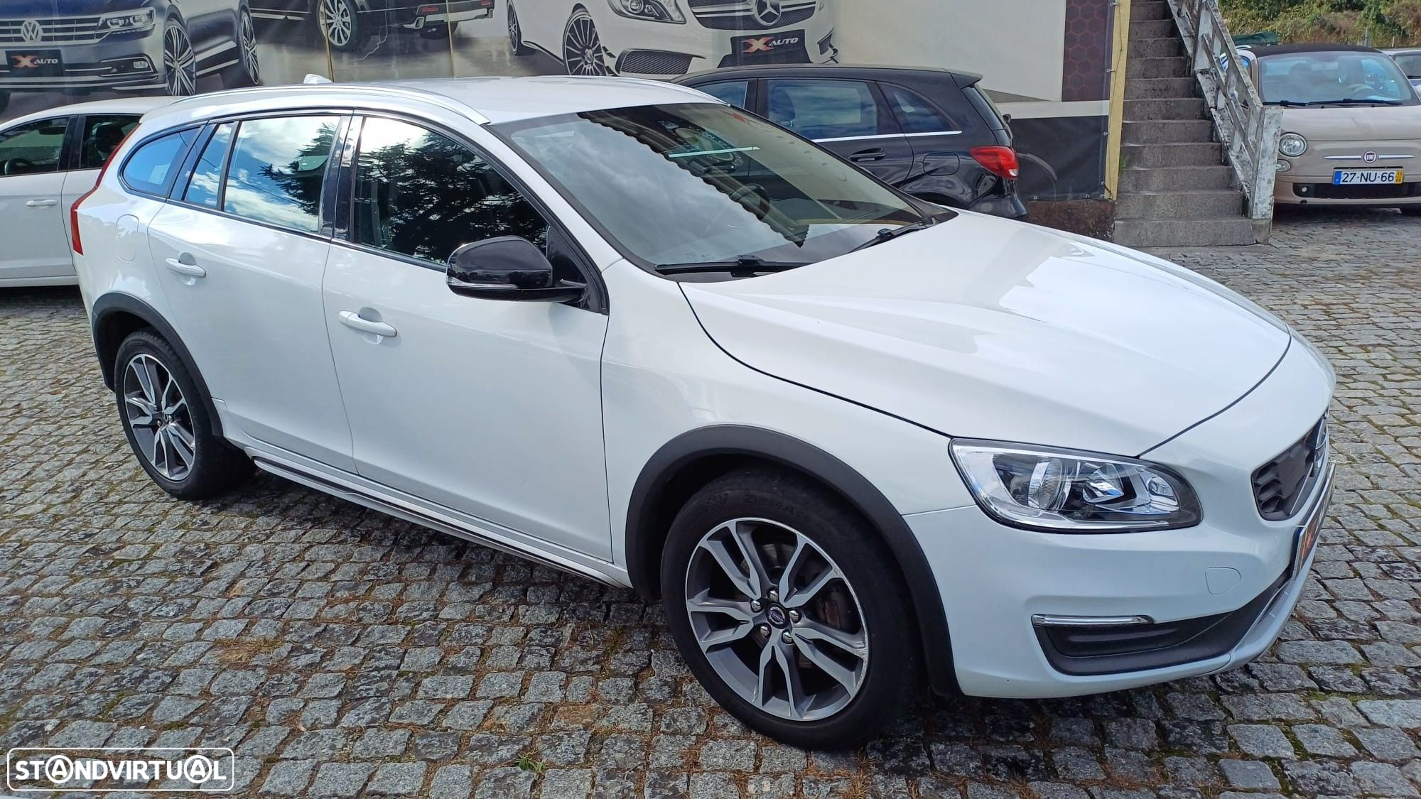 Volvo V60 Cross Country 2.0 D3 Summum - 2