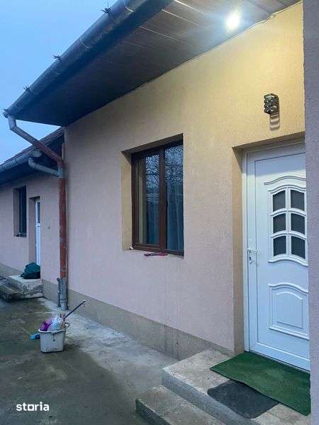 casa particulara singur in curte -900 euro - Imagine principală: 2/8