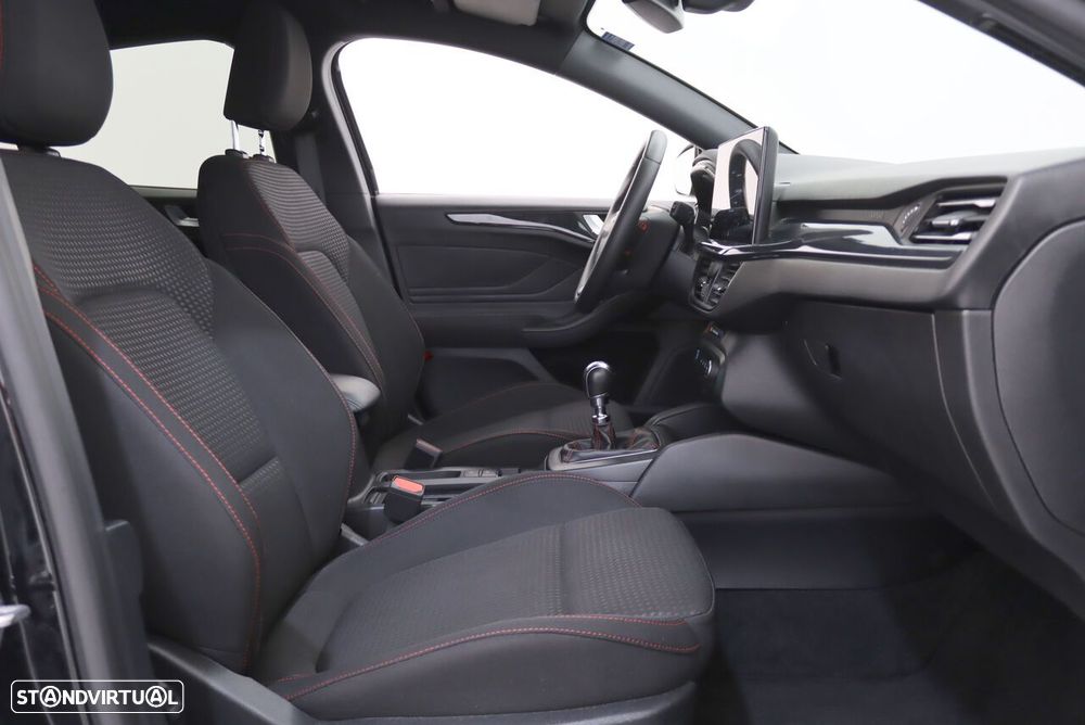 Ford Focus 1.0 EcoBoost MHEV ST-Line - 11