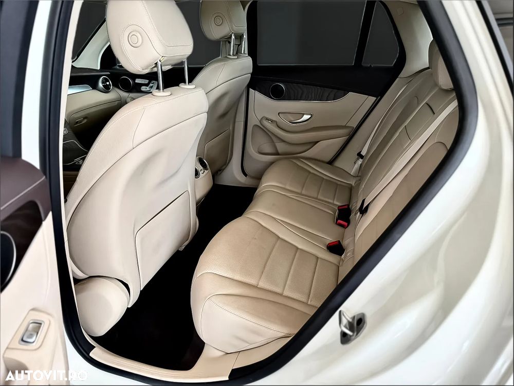 Mercedes-Benz GLC 300 de 4Matic 9G-TRONIC - 12
