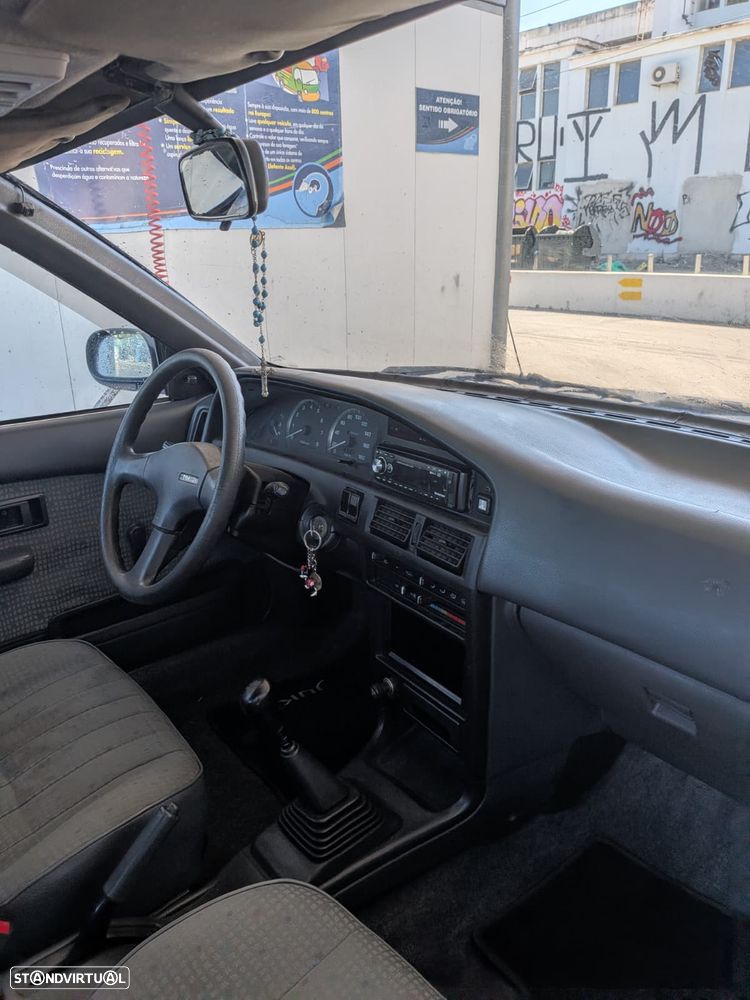 Toyota Corolla Liftback 1.3 - 2