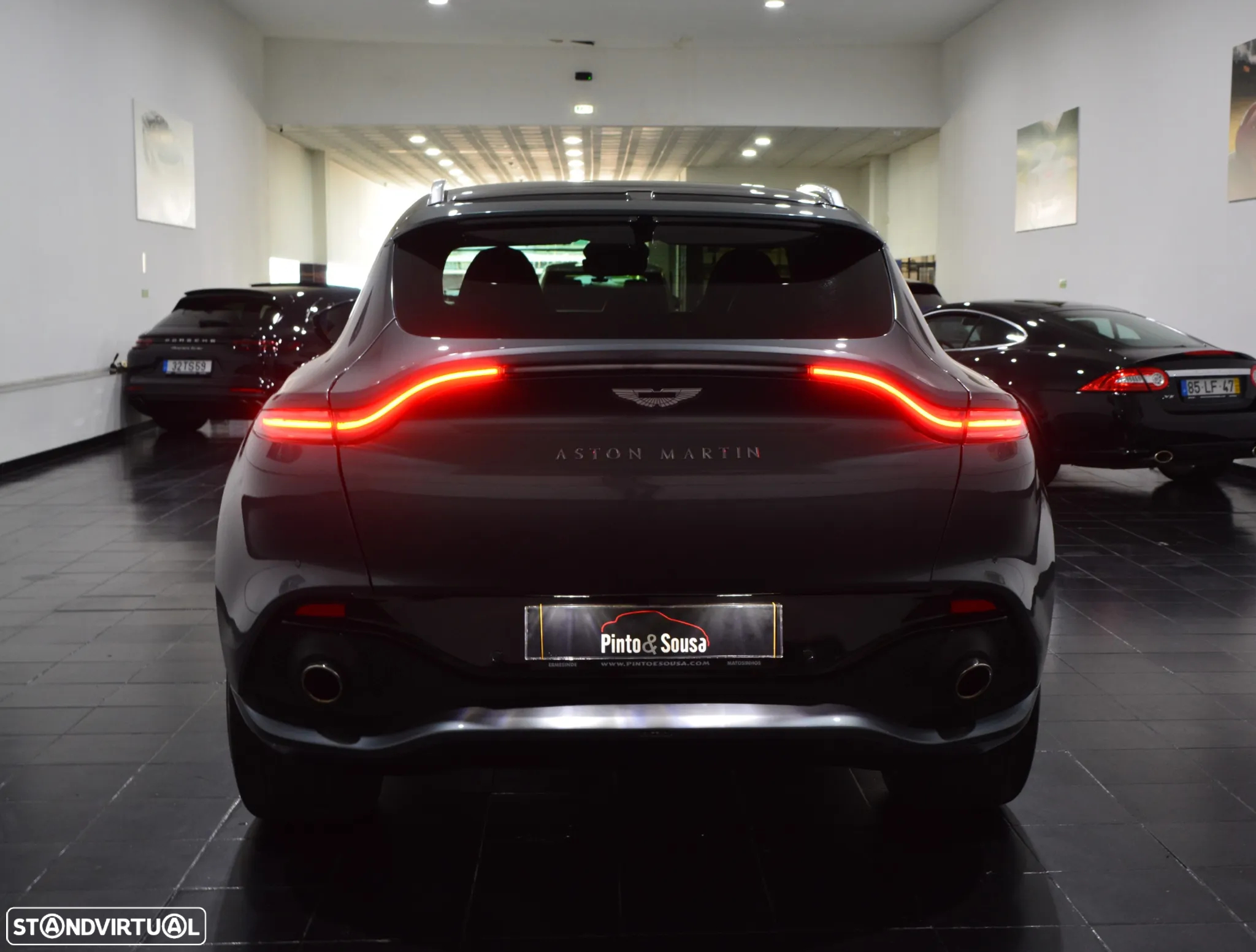 Aston Martin DBX Standard - 13