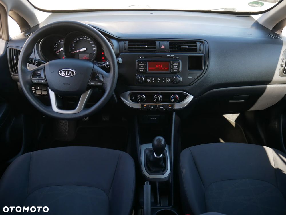 Kia Rio - 22