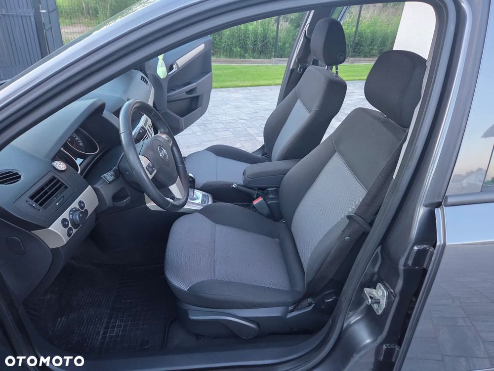 Opel Astra 1.6 Automatik Design Edition - 25