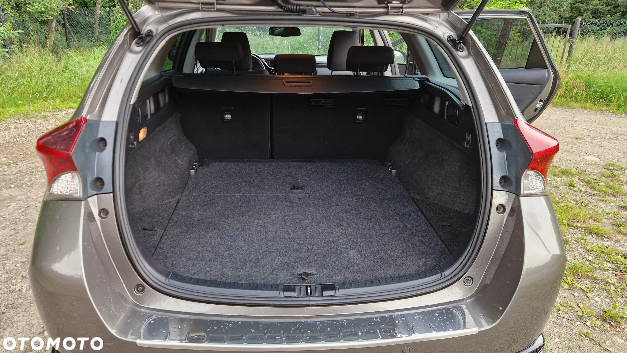 Toyota Auris 1.6 Premium - 13