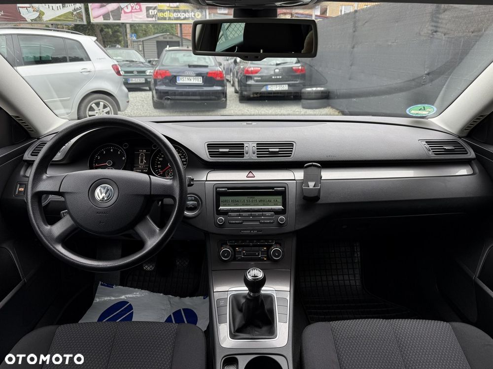 Volkswagen Passat 1.6 - 19