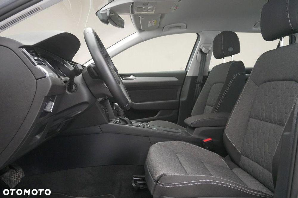 Volkswagen Passat Variant 2.0 TSI Business DSG - 12