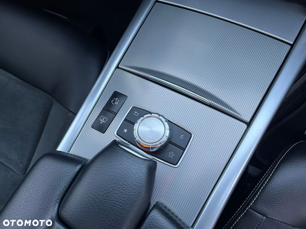 Mercedes-Benz Klasa E 250 CDI DPF BlueEFFICIENCY 7G-TRONIC Avantgarde - 36
