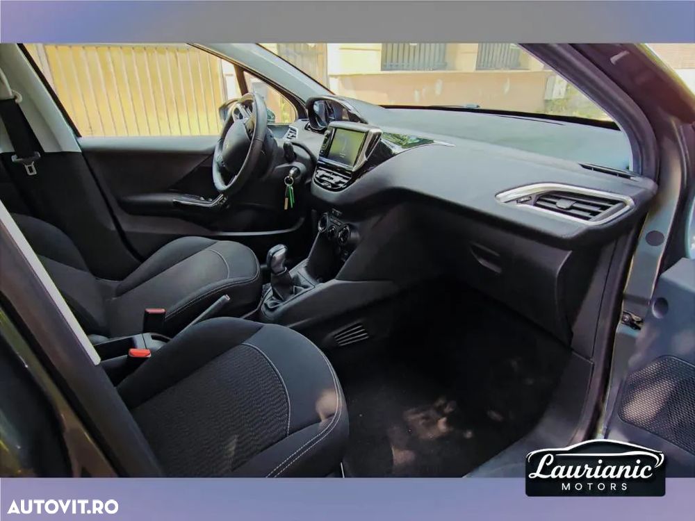 Peugeot 208 1.2 L PureTech Style - 26