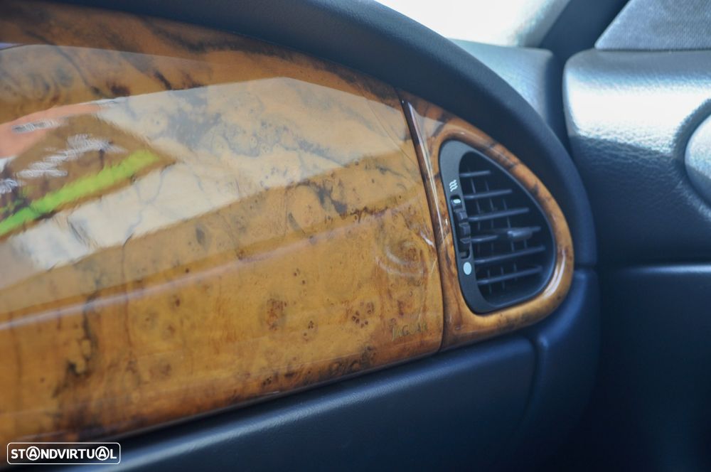 Jaguar XK XK8 4.0 Coupé Pele - 18