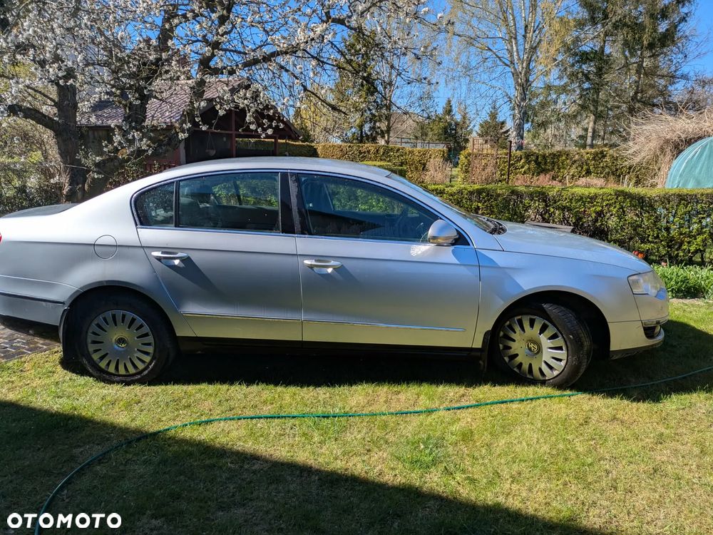 Volkswagen Passat 2.0 TDI Comfortline DSG - 2