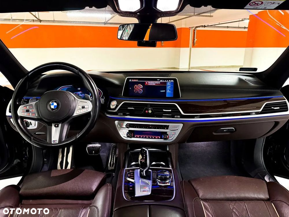 BMW Seria 7 750i xDrive - 14