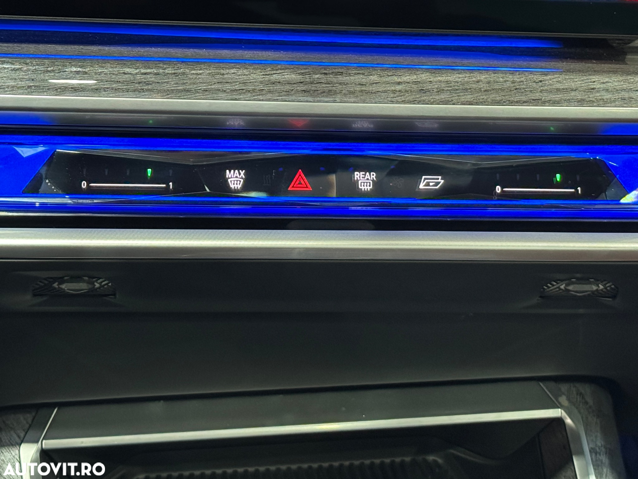 BMW Seria 7 740d xDrive MHEV - 25