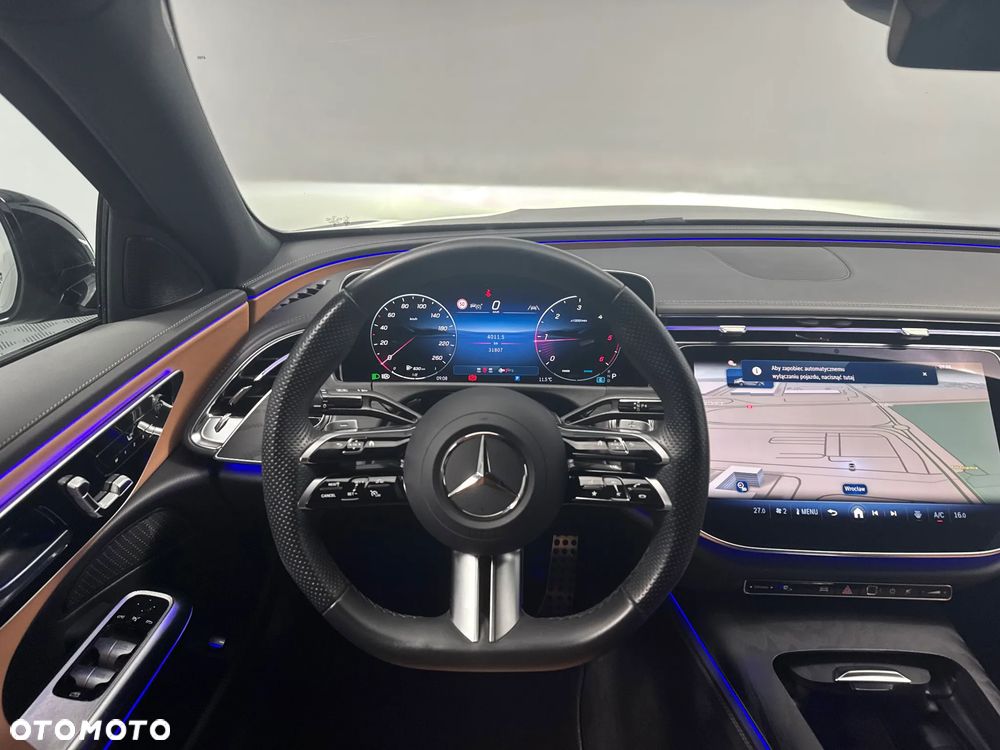Mercedes-Benz Klasa E 220 d mHEV 4-Matic AMG 9G-Tronic - 24