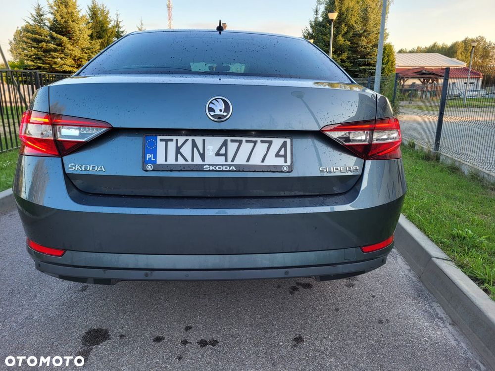 Skoda Superb 2.0 TDI Ambition DSG - 7