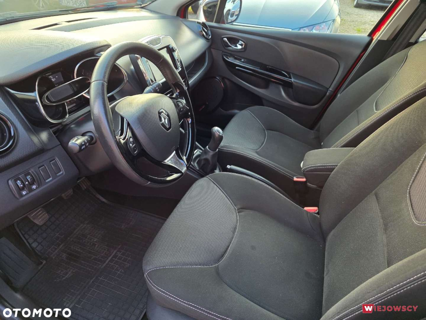 Renault Clio - 10