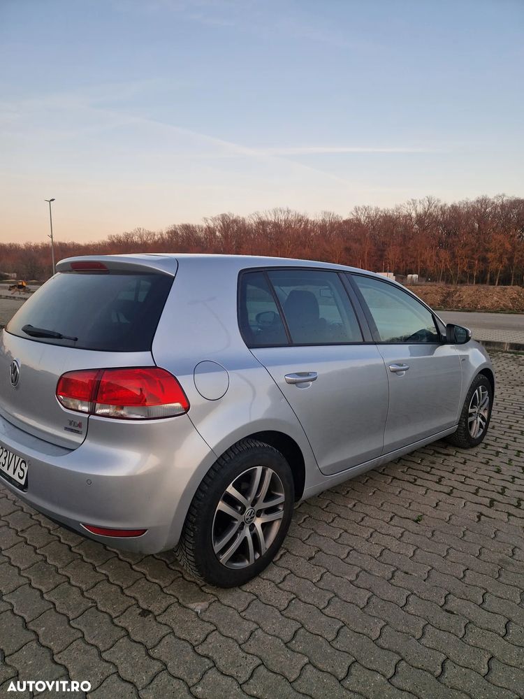Volkswagen Golf 1.6 TDI DPF BlueMotion Technology Highline - 4