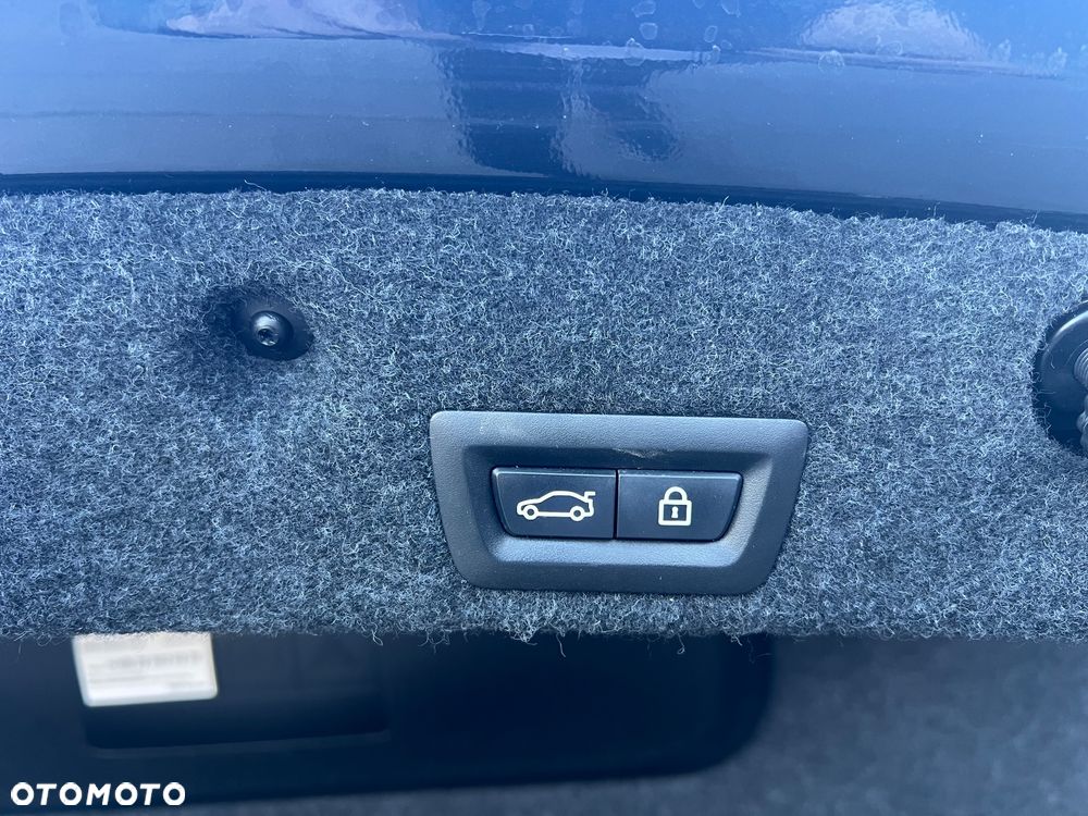 BMW Seria 5 520d xDrive Luxury Line - 9