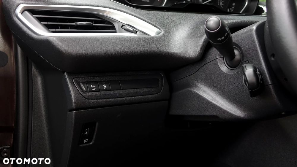 Peugeot 208 120 VTI Allure - 3