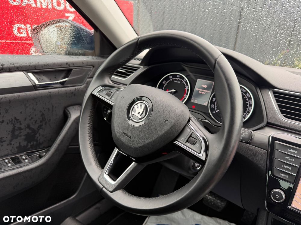 Skoda Superb 1.4 TSI ACT Sportline DSG - 23