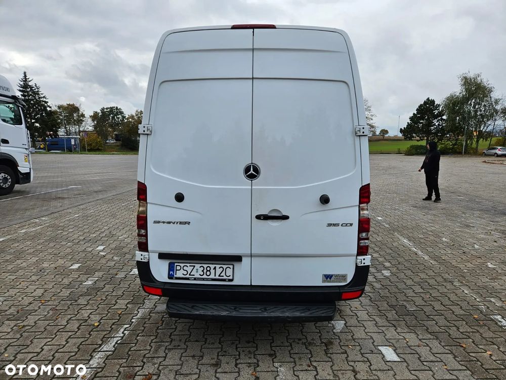 Mercedes-Benz Sprinter - 5