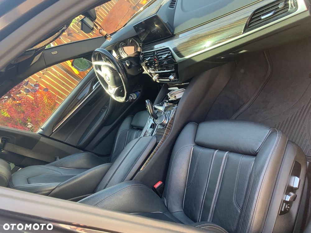 BMW Seria 5 530i xDrive Sport Line sport - 28
